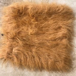 Lion's mane for pet Halloween costume
